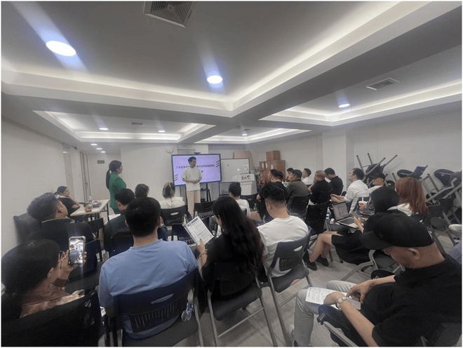 行业协会选品孵化专业委员会筹备会成功召开j9九游会入口首页广东省美容美发化妆品(图4)